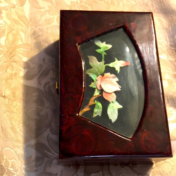 Jewelry box - Picture 2 of 5